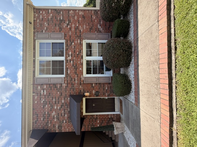 801 Eastmont Drive #102
